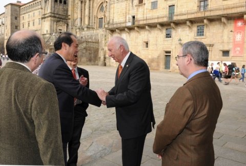 Imaxes visita o Reitorado - Xornadas sobre autonomías en España e China: Galicia como exemplo